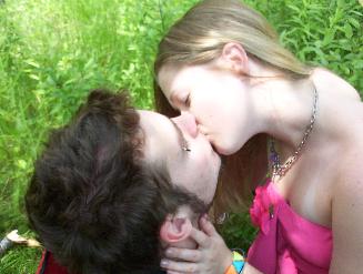 closekiss.jpg